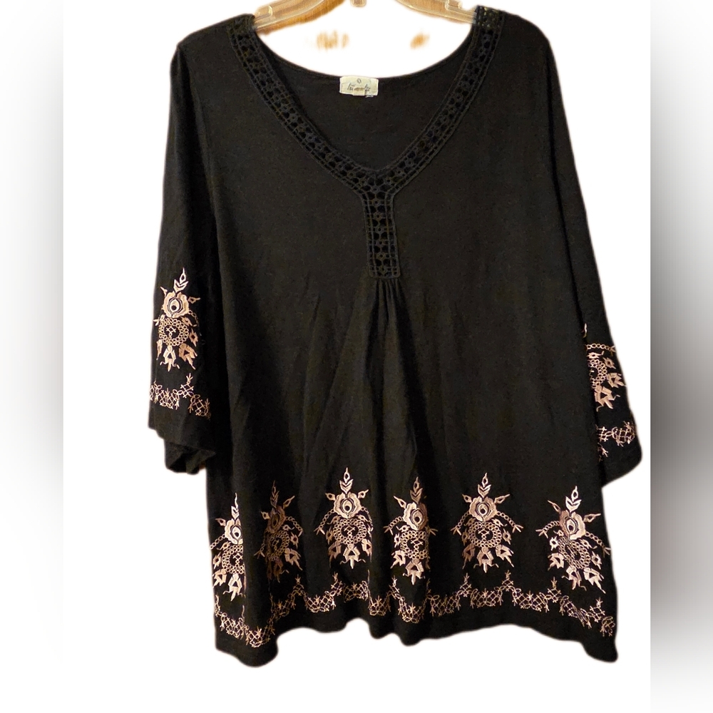 Tres Jolie Black Top Pink Embrodiery Bell  Boho Witchy Whimsigoth Plus Size 1X